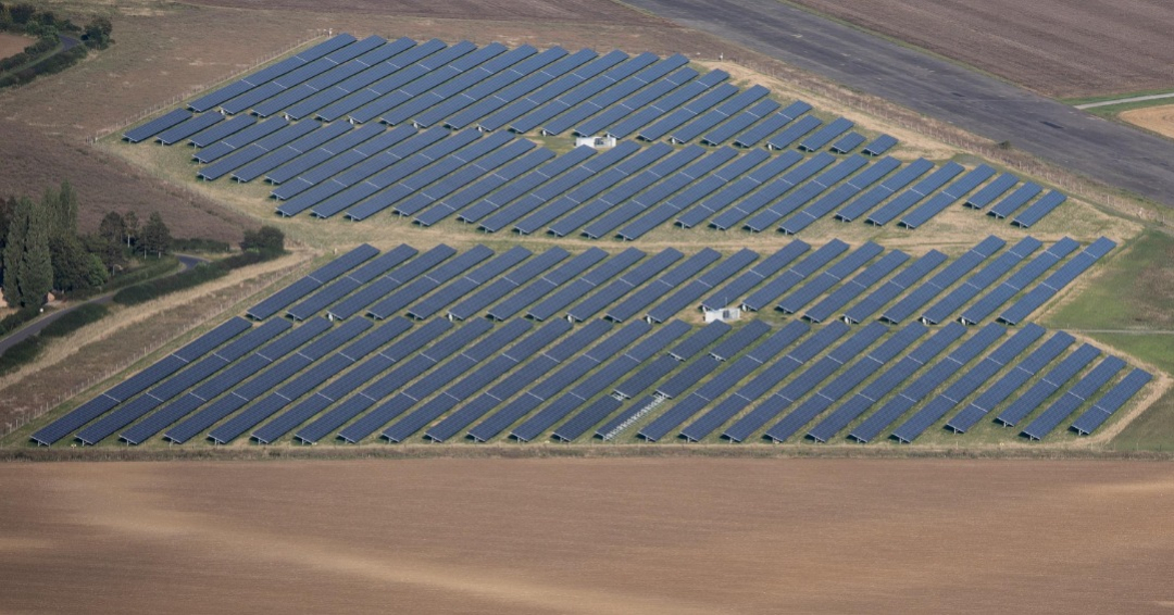 SUA, 2023: Energia solară și capacitățile de stocare vor atinge noi recorduri