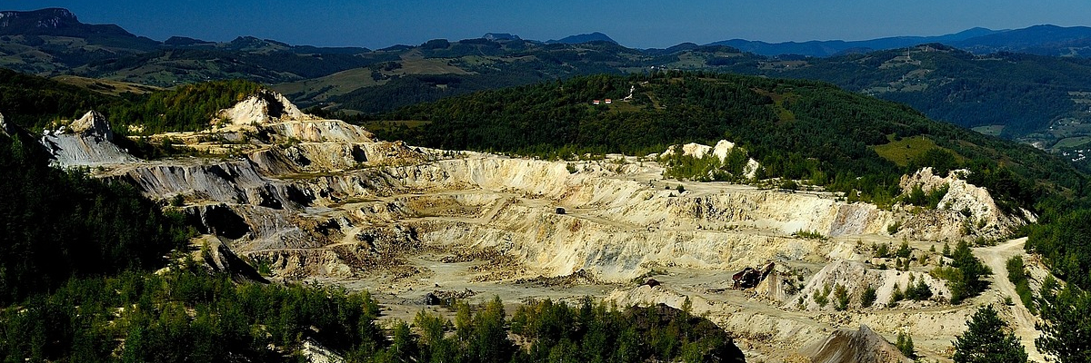 Exploatarea resurselor minerale critice în Canada: ecologie vs. nevoile industriilor verzi